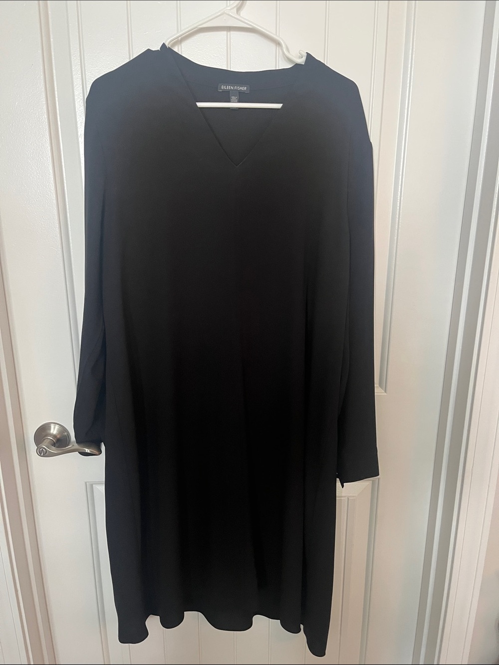 Eileen Fisher Black Long-Sleeve V-Neck silk Dress. Size L